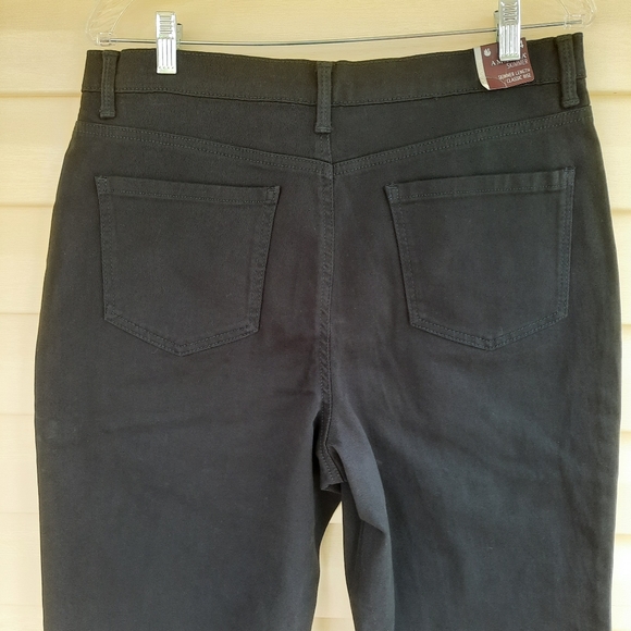 Gloria Vanderbilt Amanda All Around Slimming Effect Cropped Pants Size 14 - Picture 11 of 13